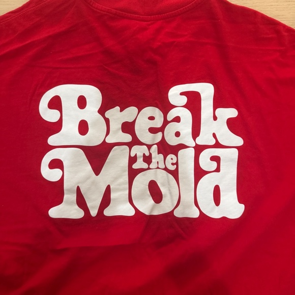 Uniqlo UT Verdy Break The Mold Graphic Tee Red Boxy - Picture 8 of 8